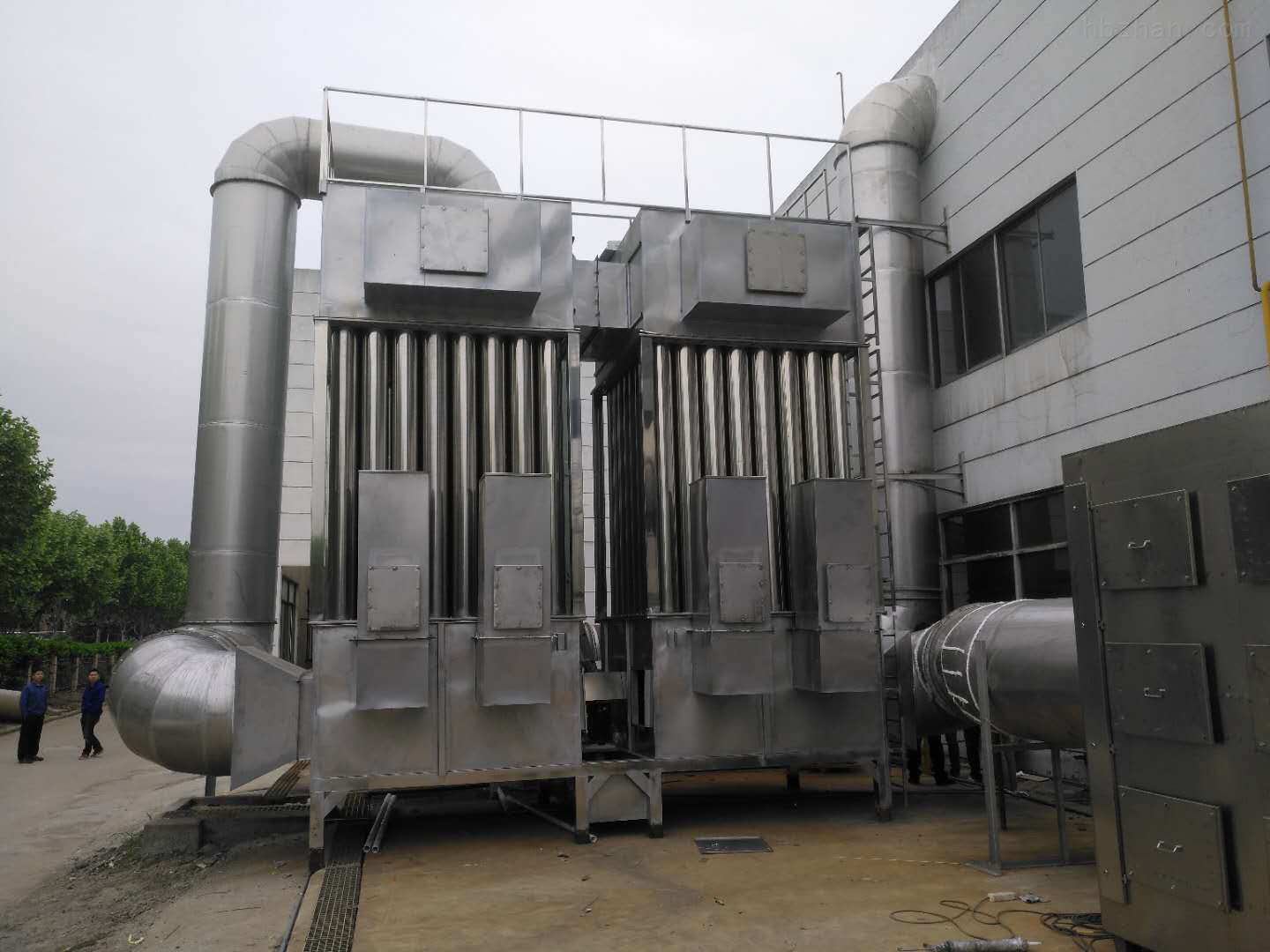 产品库 废气处理/空气净化 除尘设备 滤筒除尘器 立式静电除烟