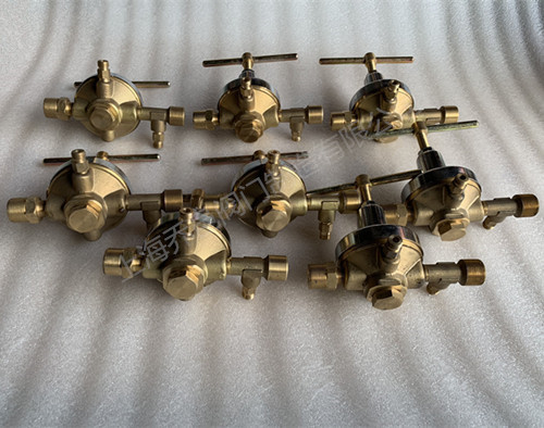 <strong><strong><strong><strong><strong><strong><strong>氧气点阀箱</strong></strong></strong></strong>氧气减压器</strong></strong></strong>